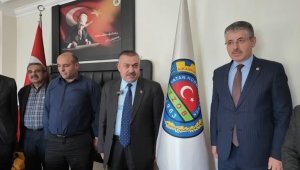 Çopuroğlu; zirai don sonrası çiftçileri ziyaret etti
