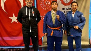 Down Sendromlu Samet şampiyon oldu