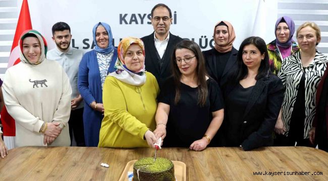 Erşan, Ebeler Haftası'nı kutladı