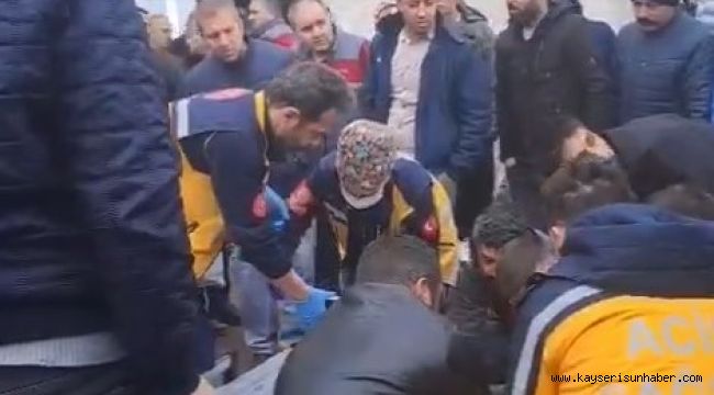 Kayseri'de bıçaklı kavga: 1'i ağır 2 yaralı