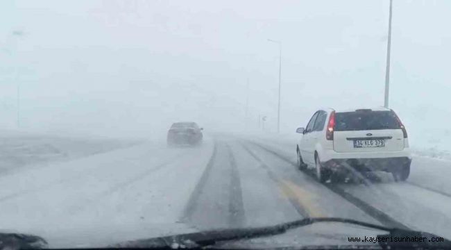 Kayseri'de ulaşıma kar engeli
