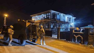 Polise silah gösteren şahsı yakalamak için operasyon düzenlendi