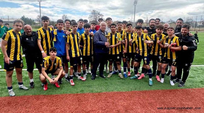 Talas Belediyespor, U-18 Türkiye Şampiyonası'nda yarı finalde