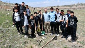 Tomarza'da 2 bin fidan toprakla buluştu