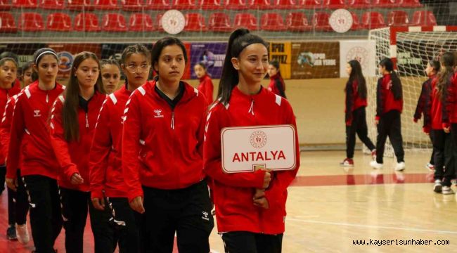 Yıldızlar Türkiye Futsal Birinciliği Kayseri'de başladı