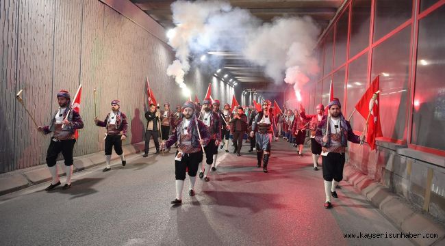Başkan Büyükkılıç, 19 Mayıs Fener Alayı'nda gençlerin coşkusuna ortak oldu
