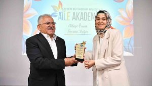 Başkan Büyükkılıç'tan Aile Akademisine ziyaret