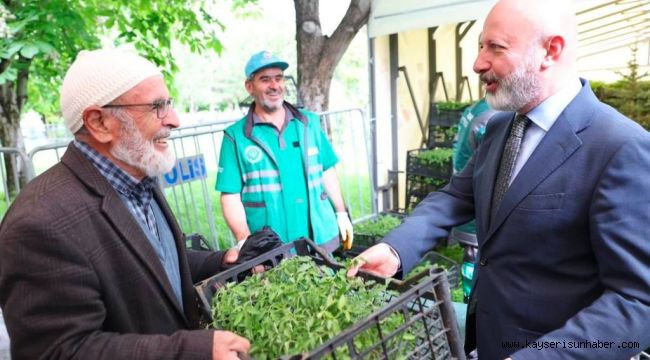 Başkan Çolakbayrakdar'dan organik domates fidesi dağıtımına davet