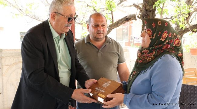Başkan Metin şehit annelerini unutmadı