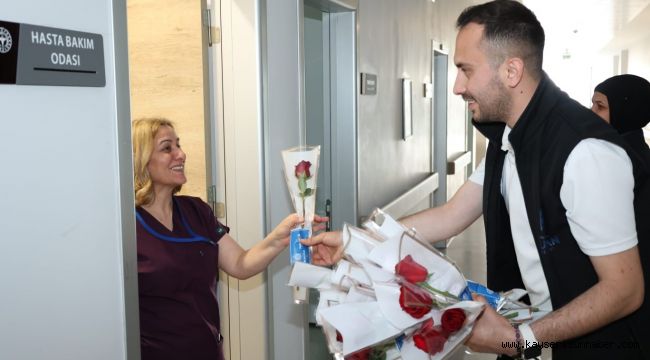 Başkan Metin'den hemşirelere anlamlı jest