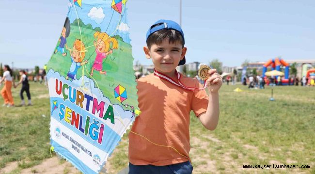 Büyükşehir, baharın renklerini uçurtmalarla gökyüzüne yansıttı