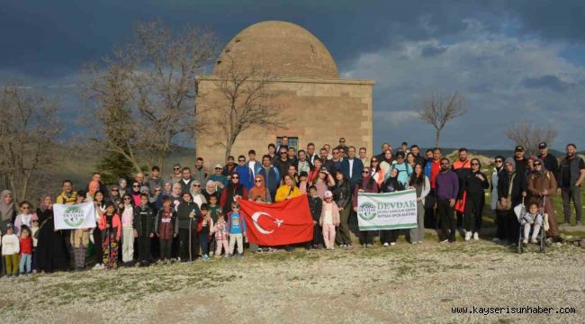 Develi Dağcılık ve Kayak Kulübü'nden 'Hıdırellez' yürüyüşü