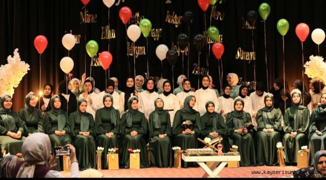Develi Mümin Dulun Hafızlık Kız Kur'an Kursu mezuniyet coşkusu
