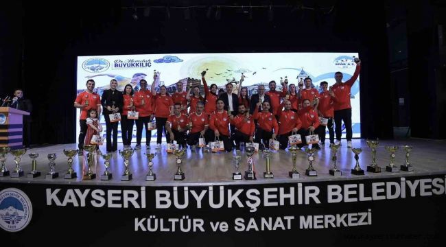 Genç sporcular ödüllendirildi