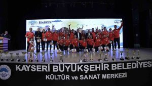 Genç sporcular ödüllendirildi