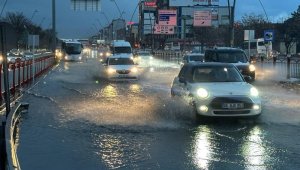Kayseri'yi sağanak vurdu, itfaiye ekipleri teyakkuza geçti