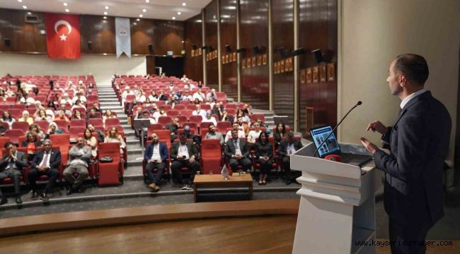 Melikgazi Belediyesi Sıfır Atık Çalıştayı'nda örnek çalışmalarını anlattı