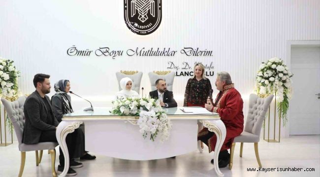 Melikgazi Belediyesi'nde 1 günde 60 nikah gerçekleşti