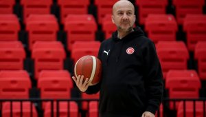 Melikgazi Kayseri Basketbol Antrenörü Özsarı, sezonu değerlendirdi