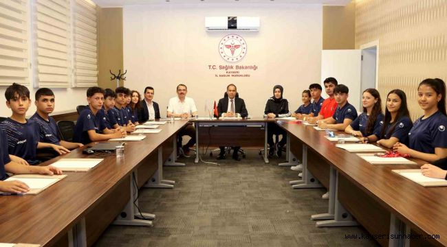 Şampiyon sporculardan İl Sağlık Müdürü Erşan'a ziyaret