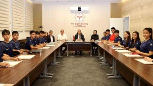 Şampiyon sporculardan İl Sağlık Müdürü Erşan'a ziyaret