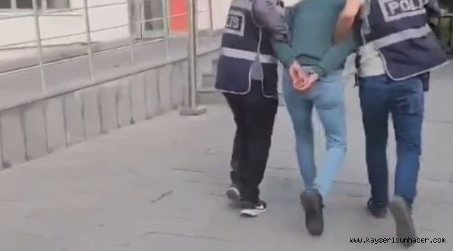 Sosyal medyada silahlı fotoğrafını paylaşan şahıs yakalandı