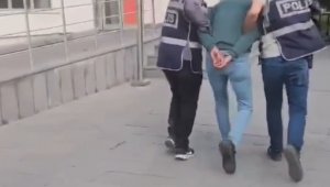 Sosyal medyada silahlı fotoğrafını paylaşan şahıs yakalandı