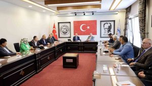 Talas'ta kamu kurumları ve muhtarlar mahalleleri konuştu