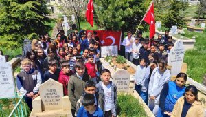 Tomarzalı şehit Urhan, mezarı başında anıldı