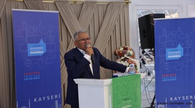 Başkan Büyükkılıç, Kayseri'deki uluslararası öğrencilerle buluştu