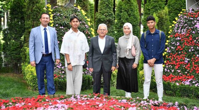 Başkan Büyükkılıç, Kayseri'yi tanıtan Endonezyalı öğrencileri ağırladı