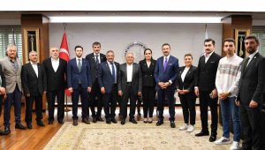 Başkan Büyükkılıç: "Başkan Büyükkılıç, Avrupa'daki Kayserilileri misafir etti