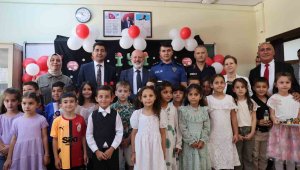 Başkan Çolakbayrakdar, öğrencilerin karne sevincine ortak oldu
