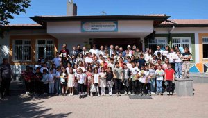 Başkan Özdoğan, öğrencilerin karne heyecanına ortak oldu
