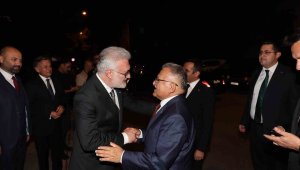Büyükkılıç: "Memleketimiz için yapılan her türlü hizmette sadece elimizi değil, gövdemizi taşın altına koymaya hazırız"