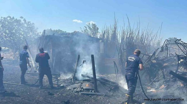 Kayseri itfaiyesi Manisa'daki yangını söndürme çalışmasına katıldı