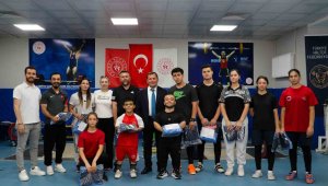 Kayseri'de haltercilere yeni ekipman desteği