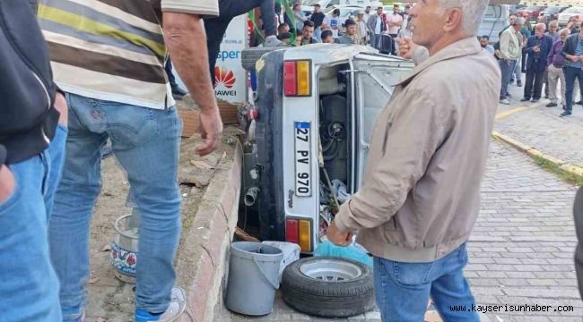 Kaza yapan otomobil yan yattı: 1 yaralı