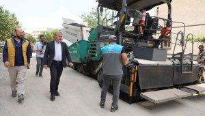 Melikgazi Belediyesi, 17 bölgede yol çalışması yapıyor
