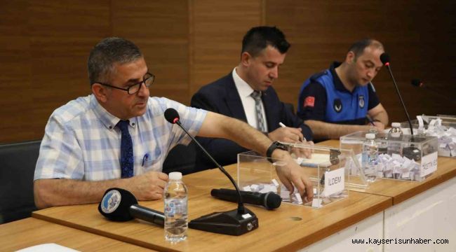 Melikgazi Köy Pazarı'nda yer alacak esnafın yerleri kura ile belirlendi