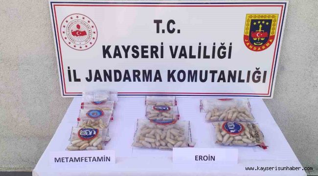 Mide ve bağırsaklarında 3 kilo uyuşturucuyla yakalandılar