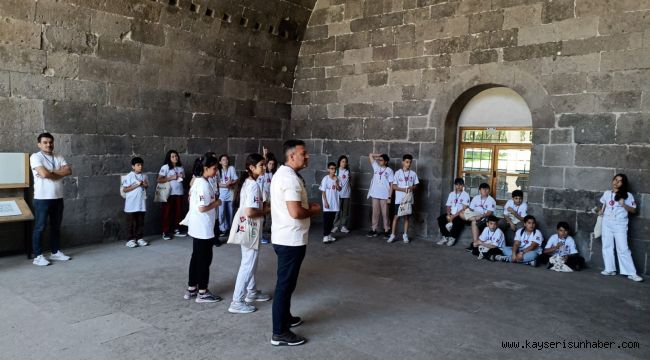 Selçuklu Uygarlığı ve Gevher Nesibe Tıp Tarihi Müzesi gençlerin ilgi odağı oluyor