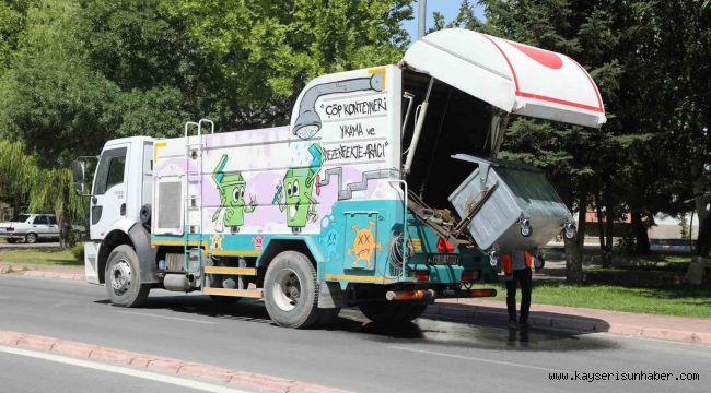 Talas'ta konteynerler hem yıkanıyor hem parfümleniyor