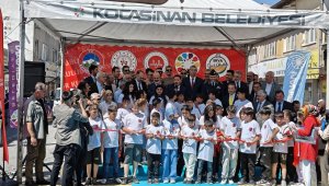 Vali Çiçek: "ERVA Spor Okulu öğrencilerimizin hep arkasında olacağız"