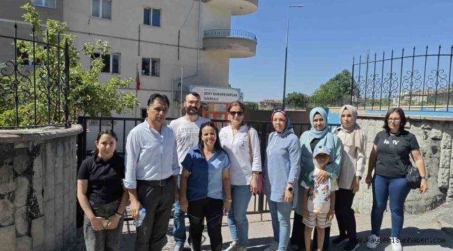 Velilerden mahalledeki okulun taşınmasına tepki