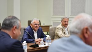 Başkan Büyükkılıç'tan Melikgazi'de 'Yatırım Değerlendirme Toplantısı'