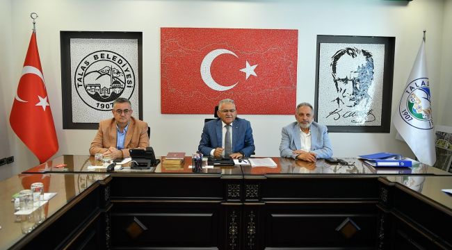 Başkan Büyükkılıç'tan Talas'ta hizmet ve yatırım toplantısı