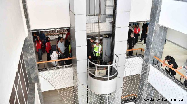 Büyükşehirden asansörden kişi kurtarma eğitimi