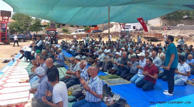 Develi'nin Çomaklı köyünde yağmur duası yapıldı