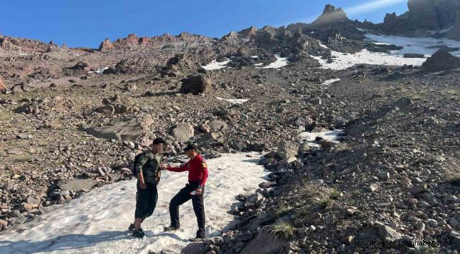 Erciyes'te 3 bin 350 metre yükseklikte mahsur kalan dağcı kurtarıldı